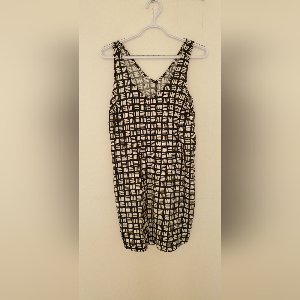 Old Navy Small Petite Black and White Dress